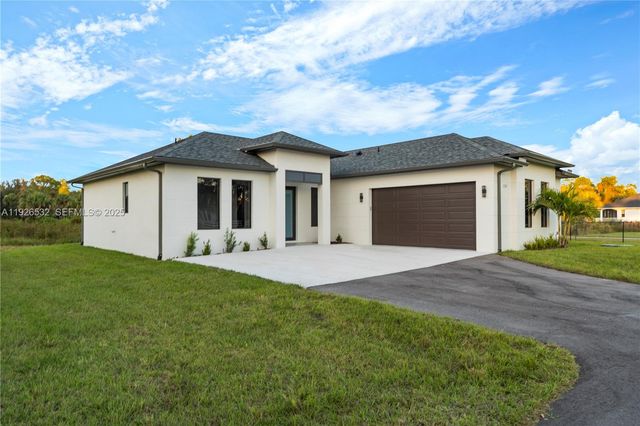 3587 SE 18th AVE, Naples, FL 34117