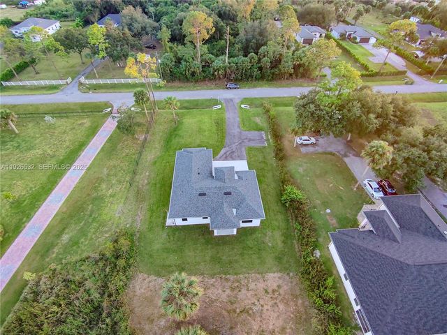 3587 SE 18th AVE, Naples, FL 34117