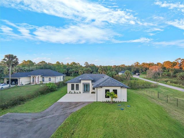 3587 SE 18th AVE, Naples, FL 34117