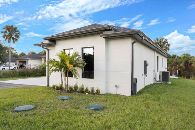 3587 SE 18th AVE, Naples, FL 34117