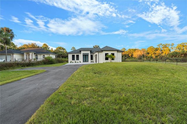 3587 SE 18th AVE, Naples, FL 34117