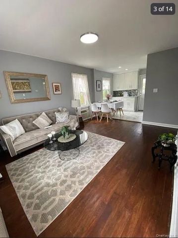 4 West Court, Bethpage, NY 11714