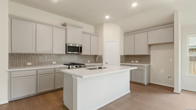 935 Creek Bed Drive, New Braunfels, TX 78130