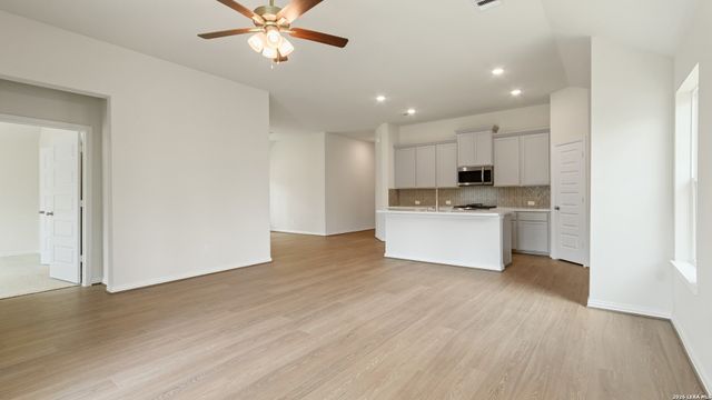 935 Creek Bed Drive, New Braunfels, TX 78130