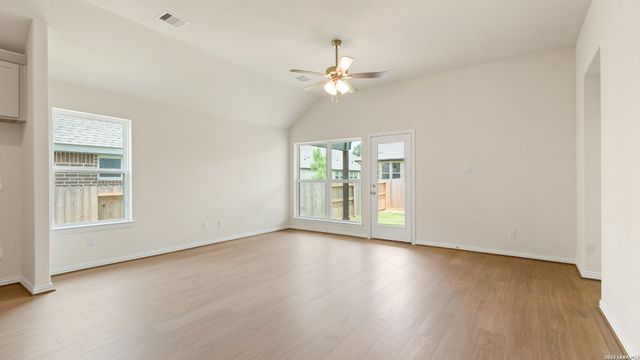 935 Creek Bed Drive, New Braunfels, TX 78130