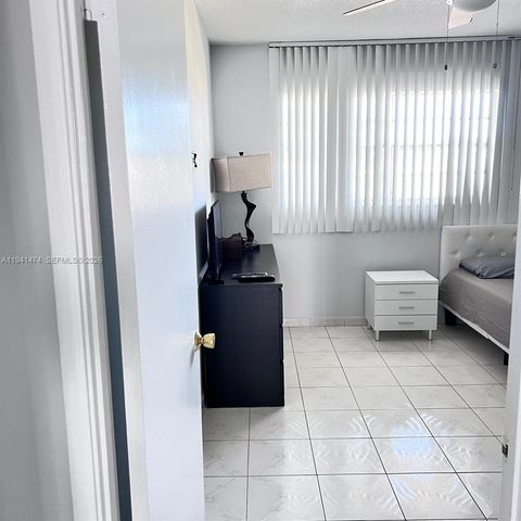 1670 NE 191st St 403-3, Miami, FL 33179