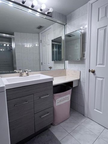 1670 NE 191st St 403-3, Miami, FL 33179