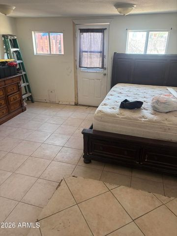 566 W PINKLEY Avenue, Coolidge, AZ 85128