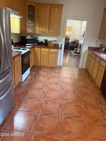 566 W PINKLEY Avenue, Coolidge, AZ 85128