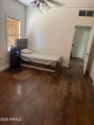 566 W PINKLEY Avenue, Coolidge, AZ 85128