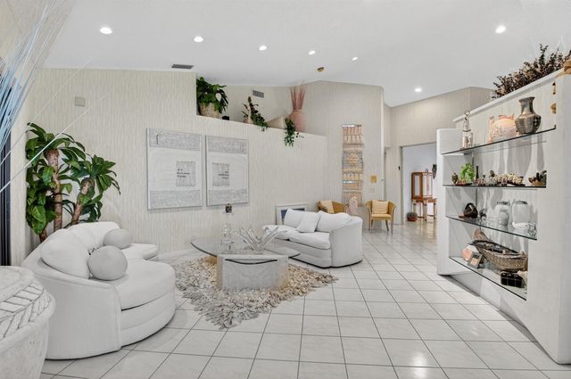 7972 Lexington Club Boulevard A, Delray Beach, FL 33446