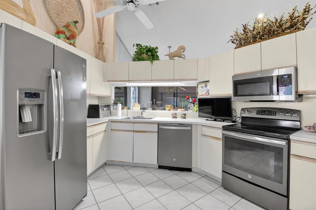 7972 Lexington Club Boulevard A, Delray Beach, FL 33446
