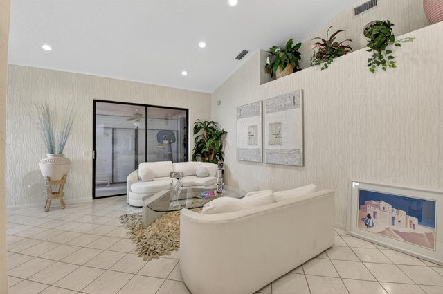 7972 Lexington Club Boulevard A, Delray Beach, FL 33446