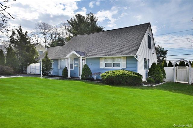 4000 Avoca Avenue, Bethpage, NY 11714