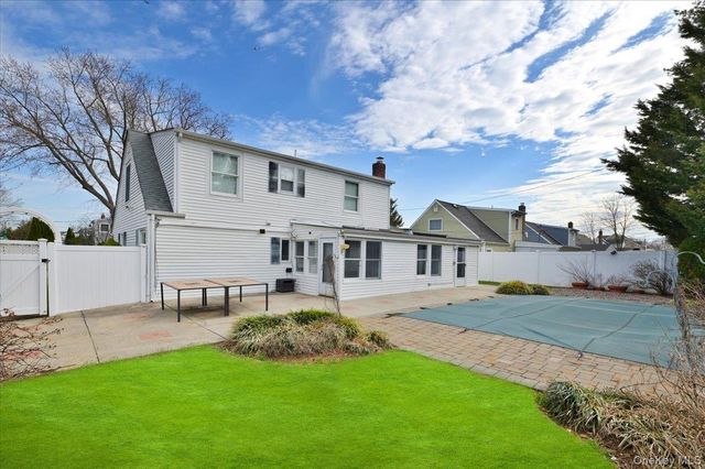 4000 Avoca Avenue, Bethpage, NY 11714