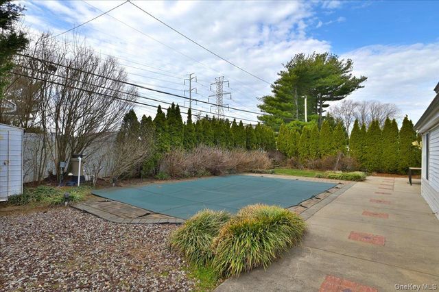 4000 Avoca Avenue, Bethpage, NY 11714