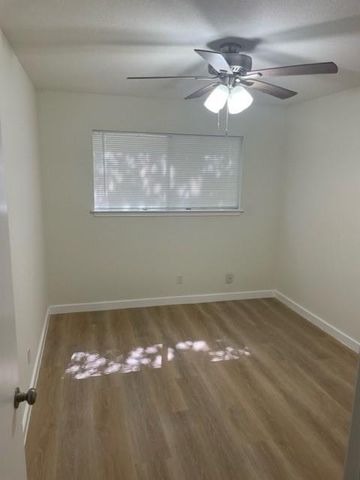 516 Cutty TRL A, Lakeway, TX 78734