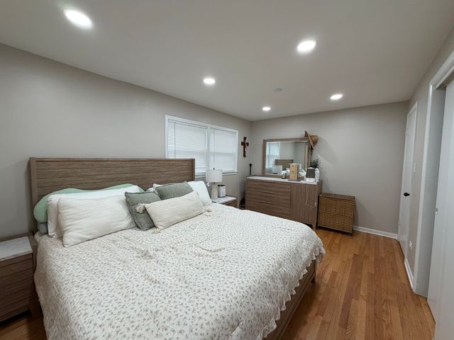 9848 S Muskegon Avenue, Chicago, IL 60617