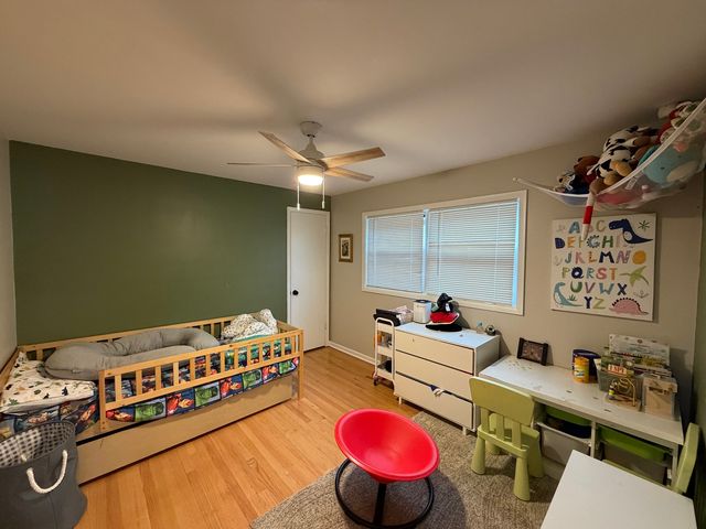 9848 S Muskegon Avenue, Chicago, IL 60617