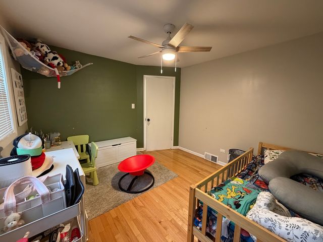 9848 S Muskegon Avenue, Chicago, IL 60617