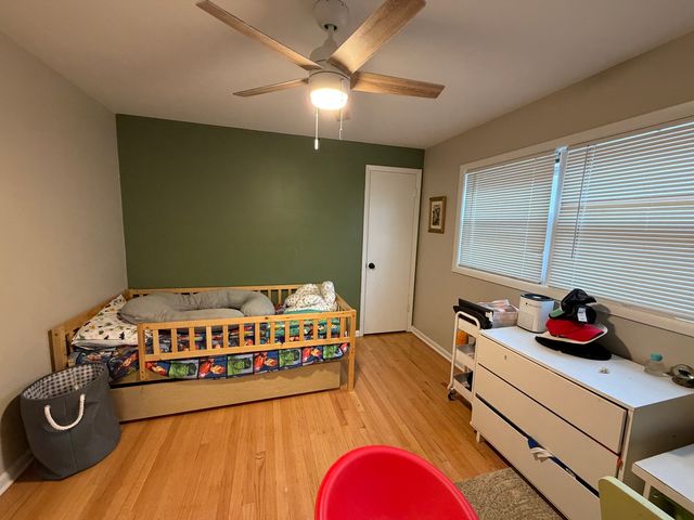 9848 S Muskegon Avenue, Chicago, IL 60617