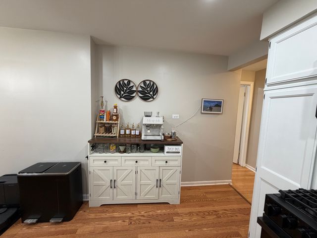 9848 S Muskegon Avenue, Chicago, IL 60617