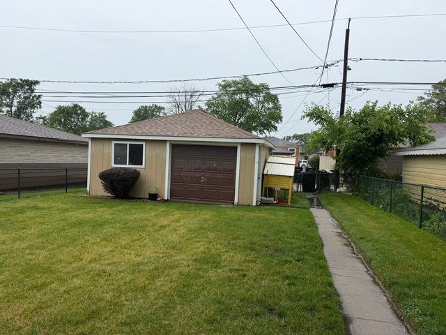 9848 S Muskegon Avenue, Chicago, IL 60617