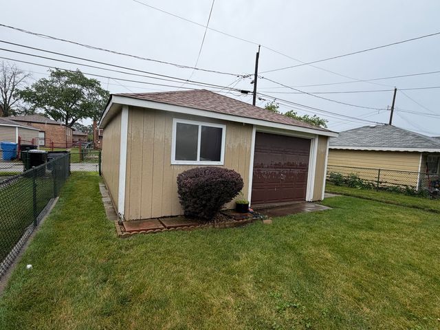 9848 S Muskegon Avenue, Chicago, IL 60617