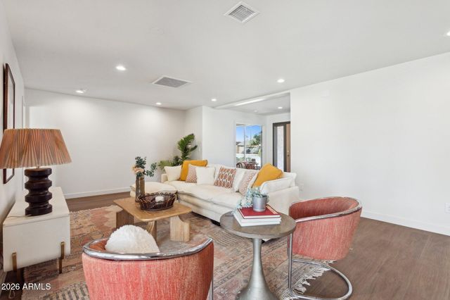 11049 N 44TH Street, Phoenix, AZ 85028