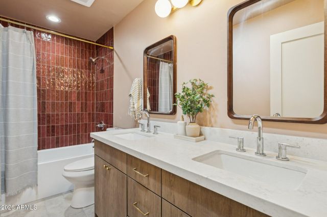 11049 N 44TH Street, Phoenix, AZ 85028