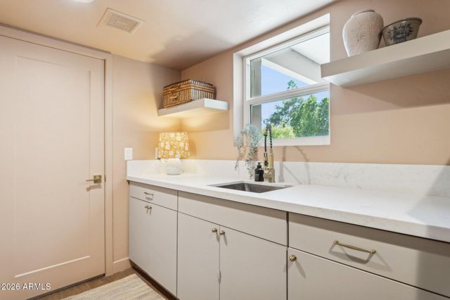 11049 N 44TH Street, Phoenix, AZ 85028