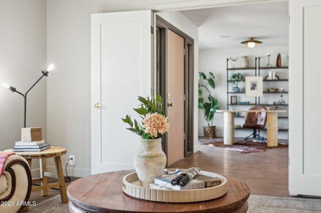 11049 N 44TH Street, Phoenix, AZ 85028