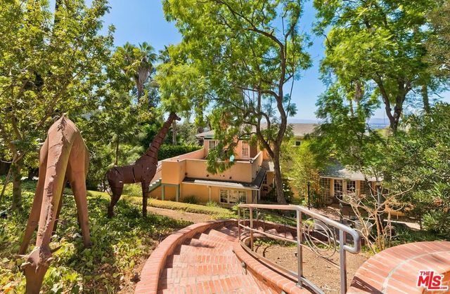 3525 N Knoll Drive, Los Angeles, CA 90068