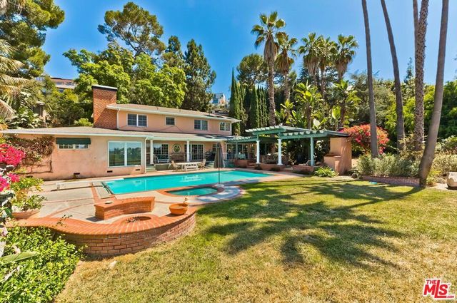 3525 N Knoll Drive, Los Angeles, CA 90068