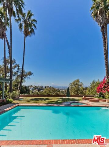 3525 N Knoll Drive, Los Angeles, CA 90068