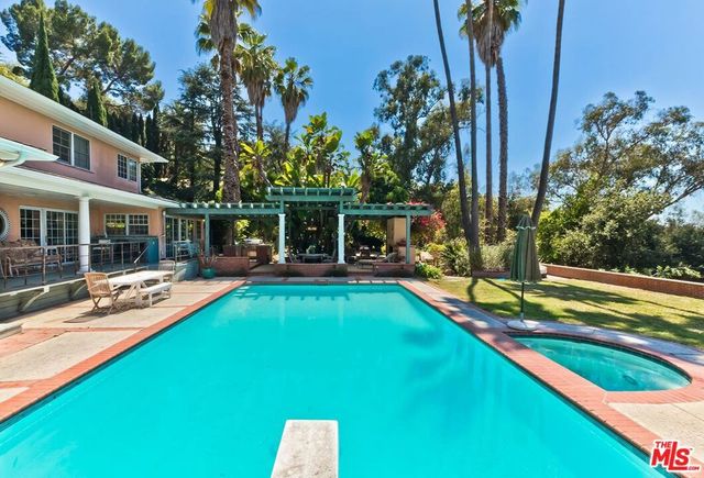 3525 N Knoll Drive, Los Angeles, CA 90068