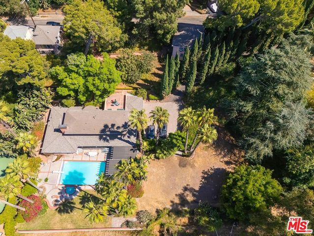 3525 N Knoll Drive, Los Angeles, CA 90068