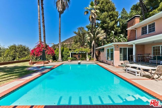 3525 N Knoll Drive, Los Angeles, CA 90068