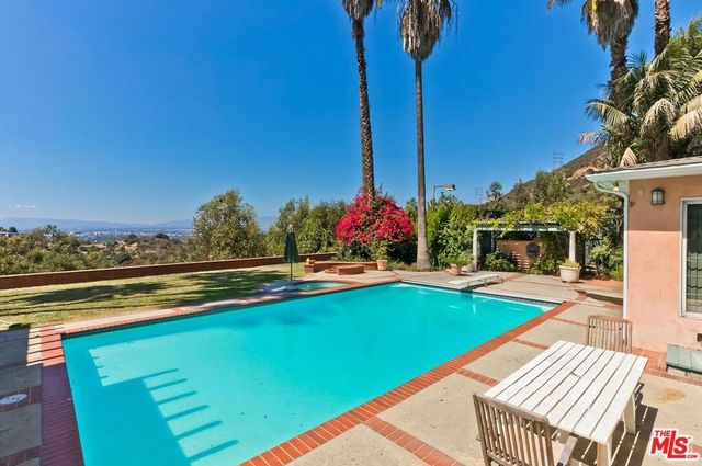 3525 N Knoll Drive, Los Angeles, CA 90068