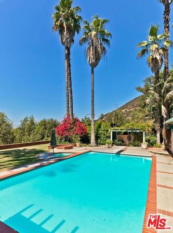 3525 N Knoll Drive, Los Angeles, CA 90068