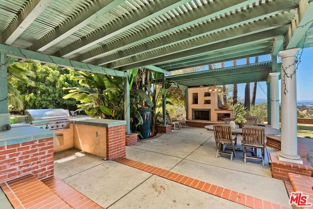 3525 N Knoll Drive, Los Angeles, CA 90068