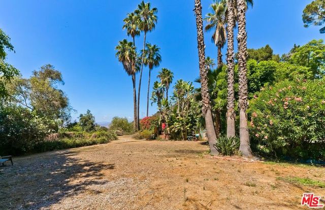 3525 N Knoll Drive, Los Angeles, CA 90068