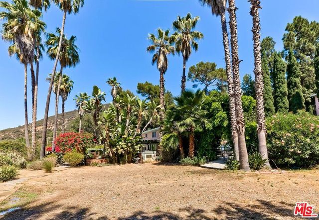 3525 N Knoll Drive, Los Angeles, CA 90068