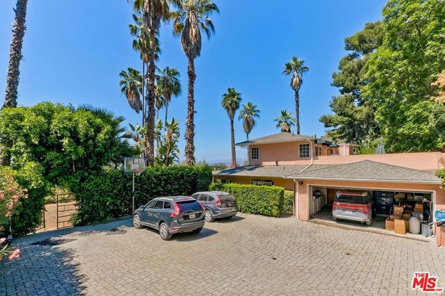 3525 N Knoll Drive, Los Angeles, CA 90068