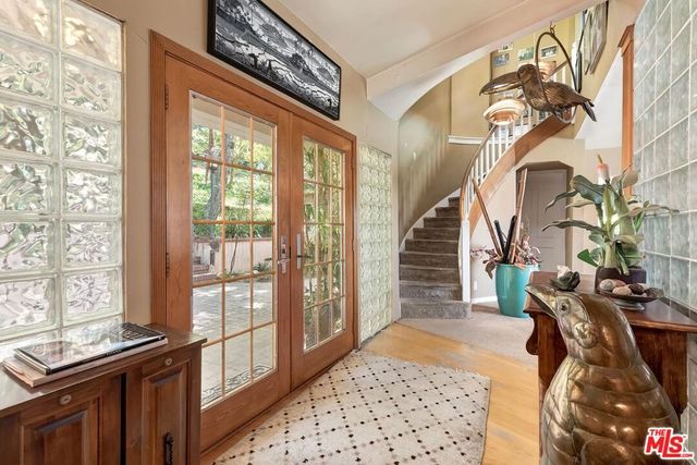 3525 N Knoll Drive, Los Angeles, CA 90068