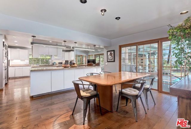 3525 N Knoll Drive, Los Angeles, CA 90068