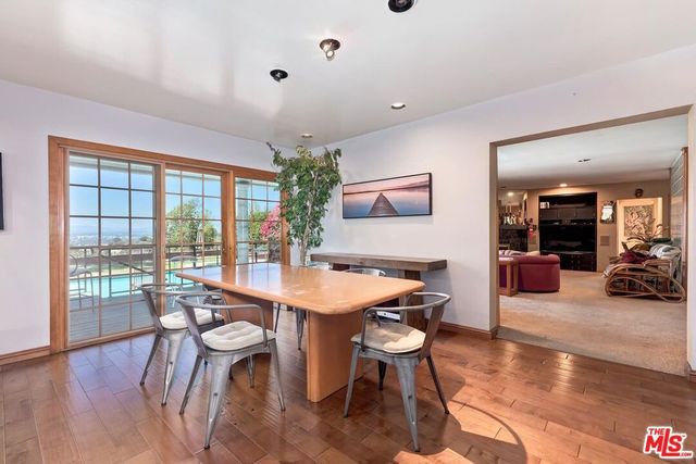 3525 N Knoll Drive, Los Angeles, CA 90068
