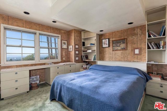 3525 N Knoll Drive, Los Angeles, CA 90068