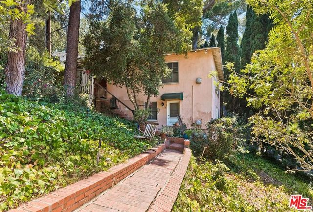 3525 N Knoll Drive, Los Angeles, CA 90068