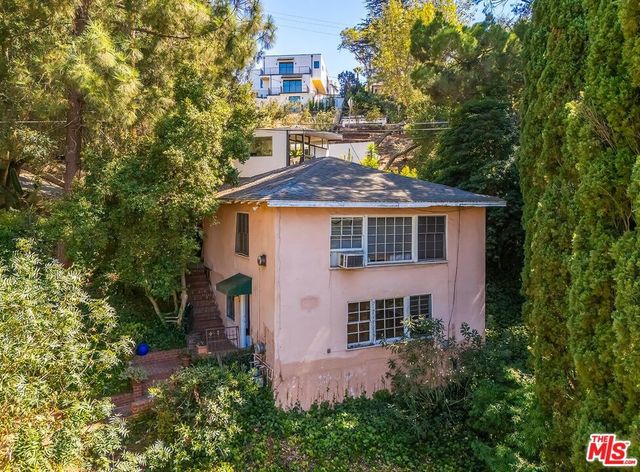 3525 N Knoll Drive, Los Angeles, CA 90068